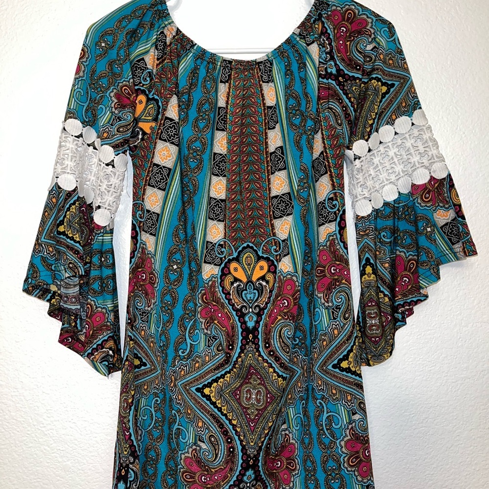 WinWin Teal Multicolor Paisley Tunic with White Crochet Trim